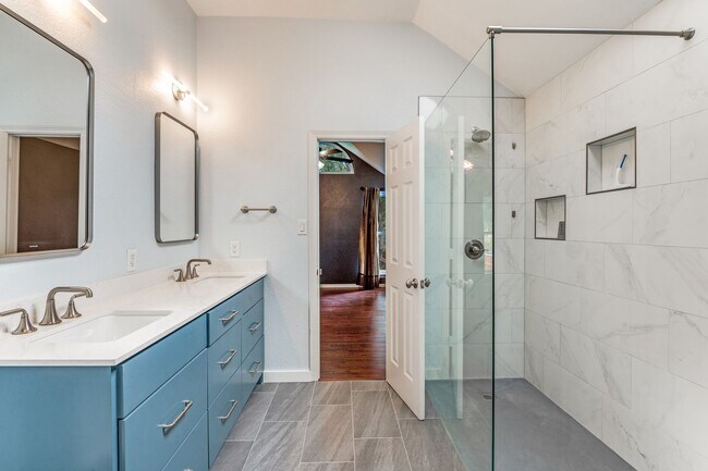 Photo - Updated 3 Bed, 3 Bath in N. Carrollton.