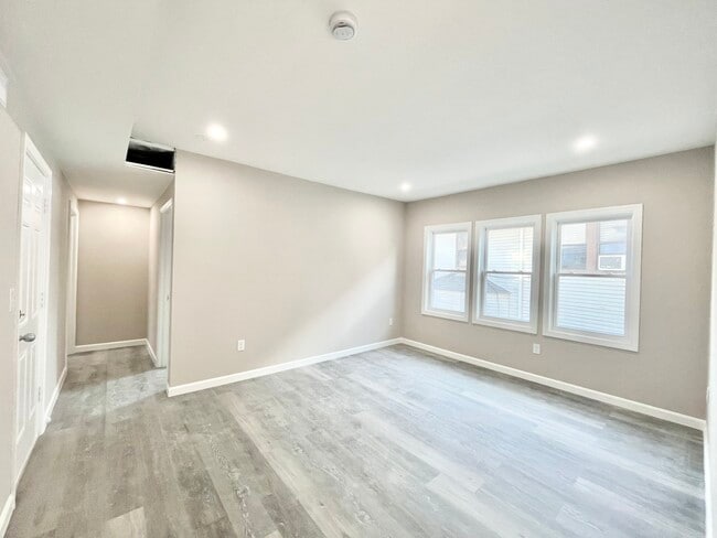 Photo - 16 Long Ave Unidad 2