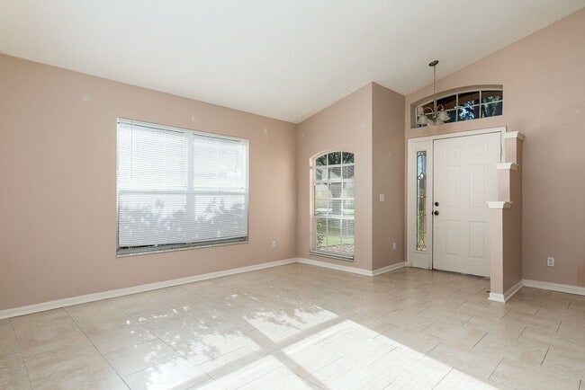 Photo - HEATHROW 3 BDRM HOME READY MID-AUGUST!