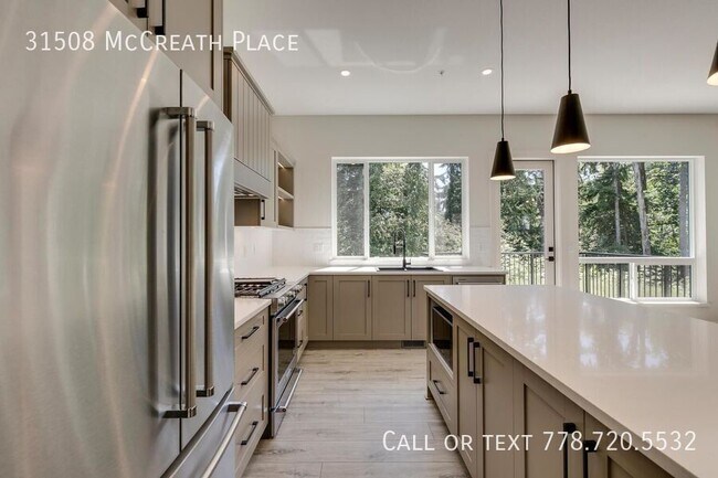 Photo - New Executive 6 Bedroom 4 Bathroom Home