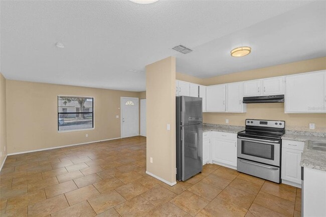 Photo - 433 W 17th St