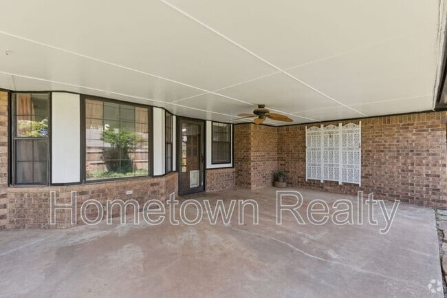 Building Photo - 7217 NW 118th St Rental