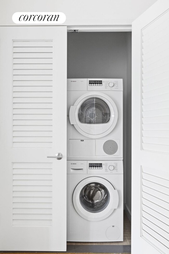 Photo - 247 N 7th St