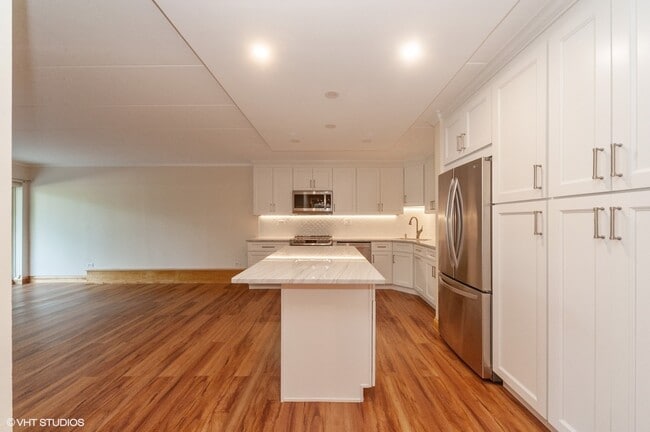 Photo - 18 E Old Willow Rd Unit 106N