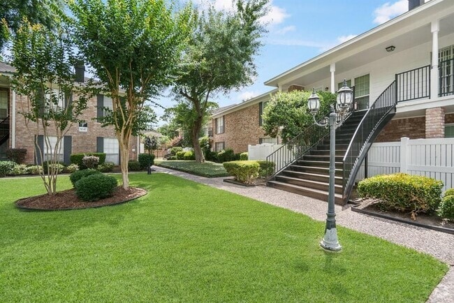 Building Photo - 14333 Memorial Dr Unit 75 Rental