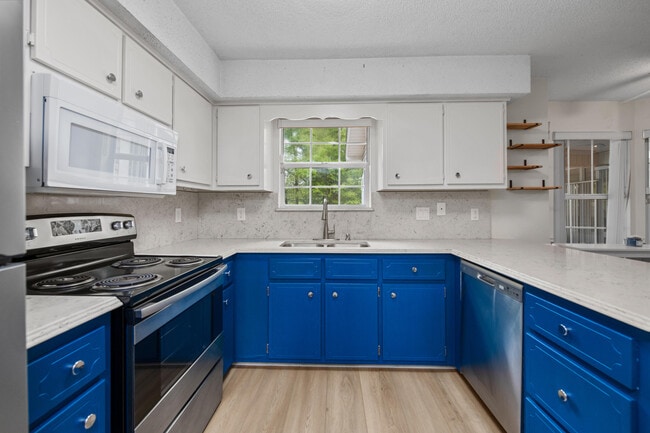 Photo - 6740 Scotts Pl