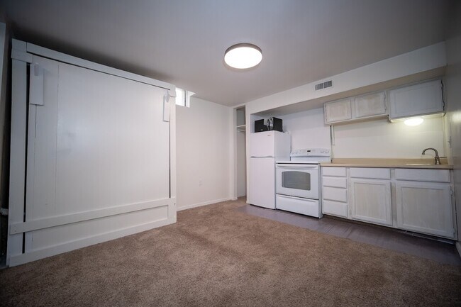 Photo - Basement Apartment Unidad 1