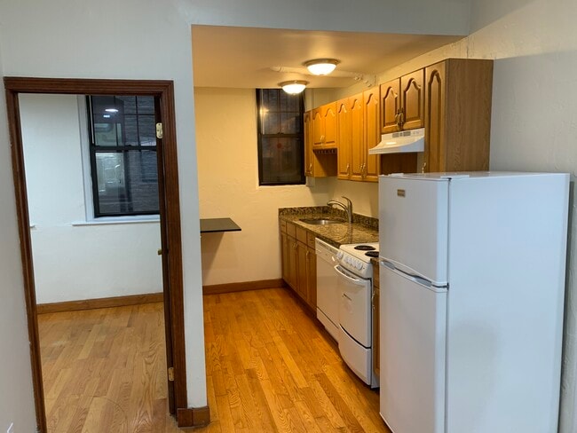 Photo - 204 Hemenway St Apartments