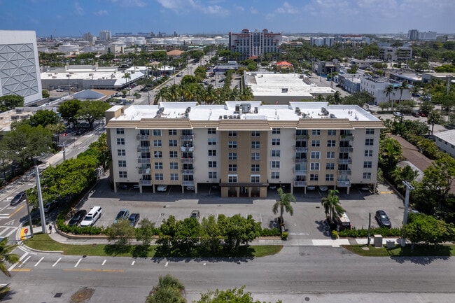 Photo - 1050 SE 15th St Unidad 409