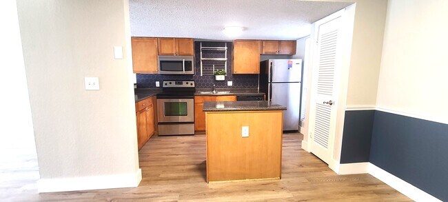 Photo - 1810 NW 23rd Blvd Unidad 134