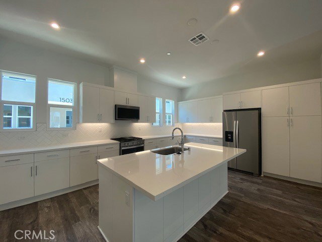 1411 W Cara Dr
