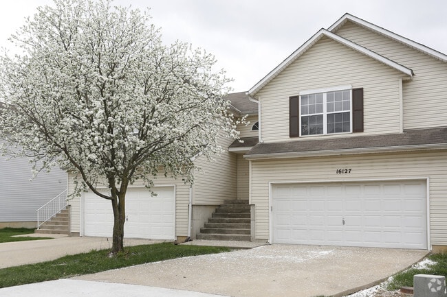 Mullin Rentals-Duplexes