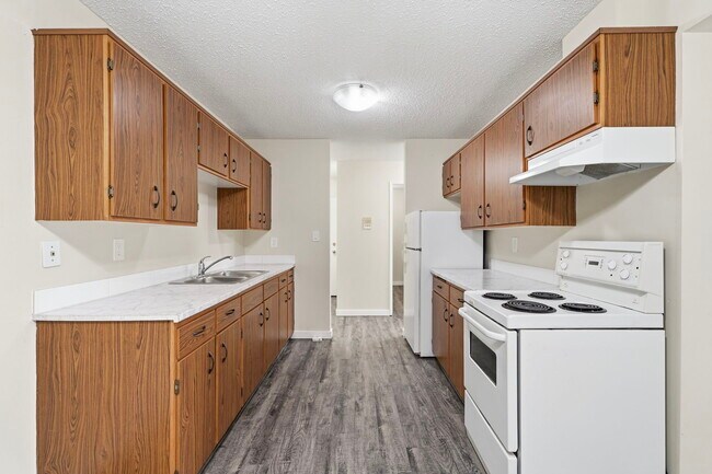 Photo - Heather Lee Apartments