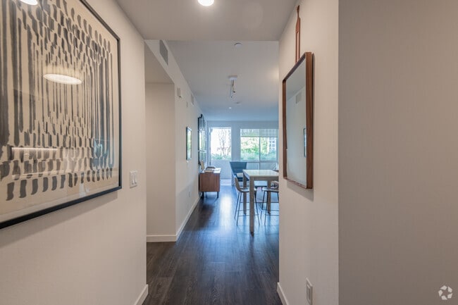 1 BR, 1 BA