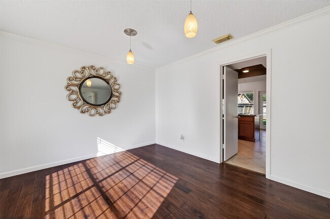 Photo - 2307 Brook View Ln