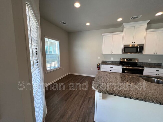 Photo - 661 Dobhill Ln Unit 661
