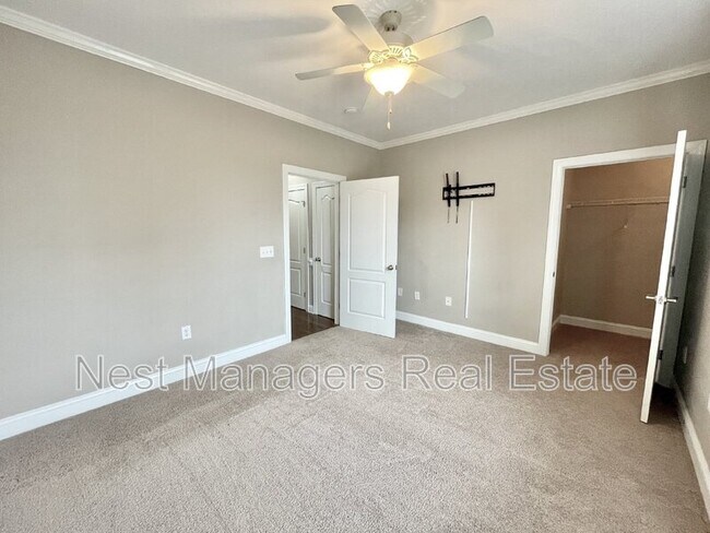 Photo - 1922 Harcourt Cir