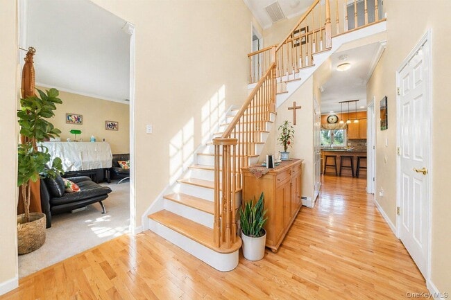 3 Maidstone Ln