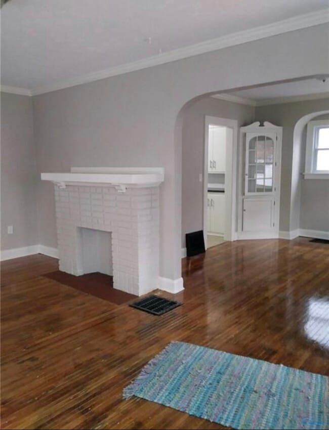 Photo - 2104 Perth St