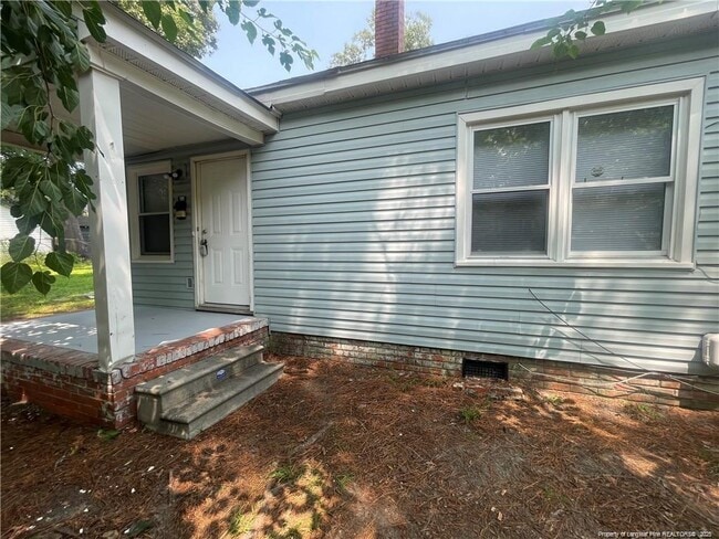 Photo - 1106 Clark St