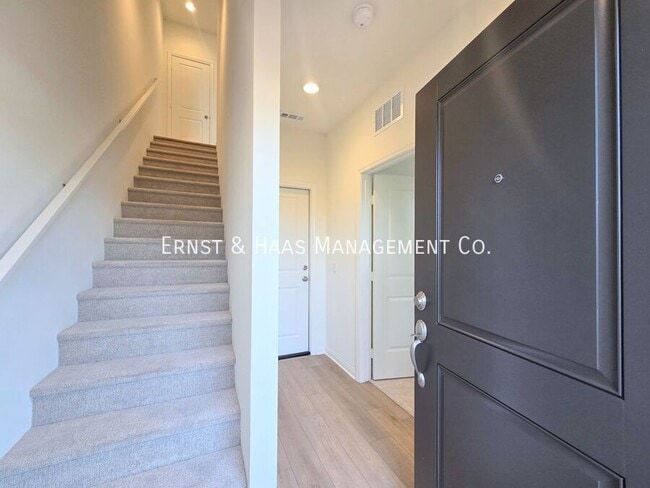 Photo - 2420 E Lincoln Ave Unit #02