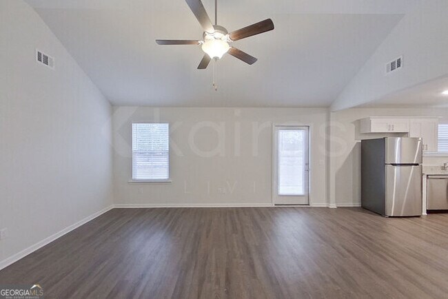 Photo - 114 Western Red Cedar Dr