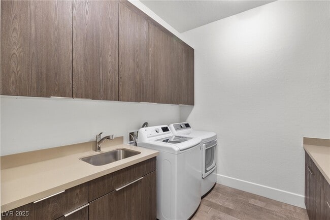 Building Photo - 6243 Carol Butte Ct