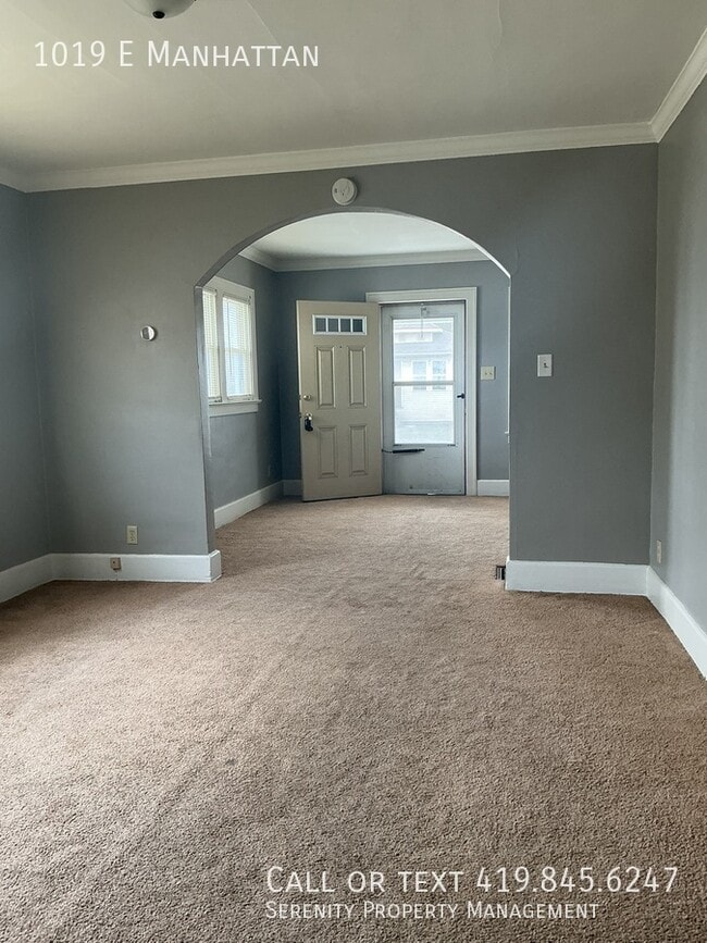 Photo - 1019 E Manhattan Blvd