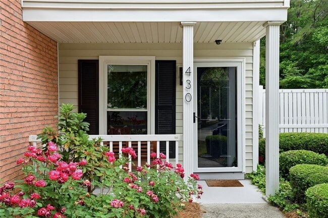 Photo - 430 Feyston Ct
