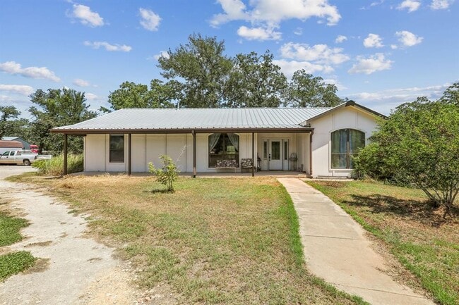 Photo - 286 Simpson Ave