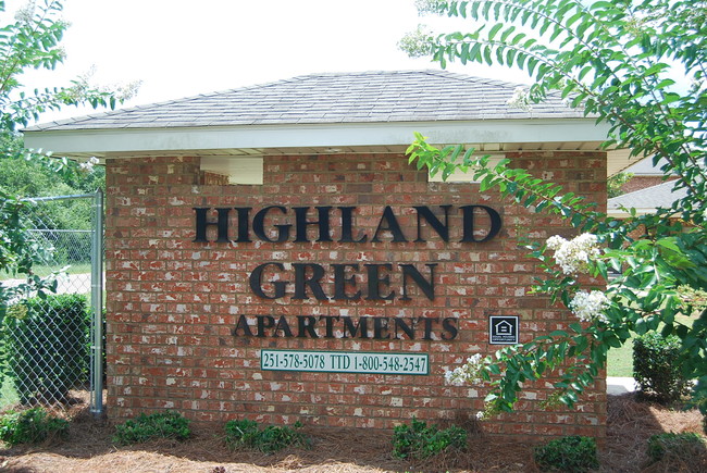 Highland Green - Highland Green Apartments