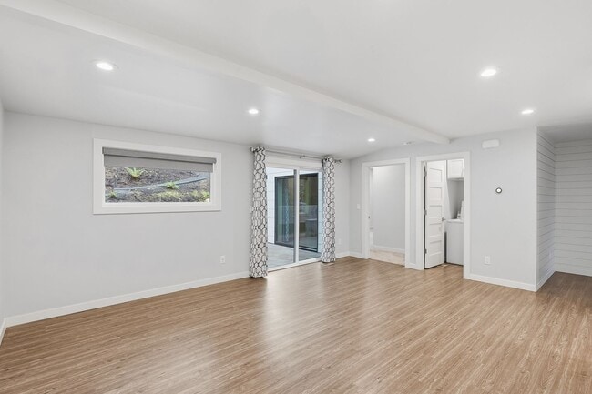 Photo - Stunning 4 Bedroom/2 Bathroom West Linn Retreat with Designer Firepit & Gorgeous Views!