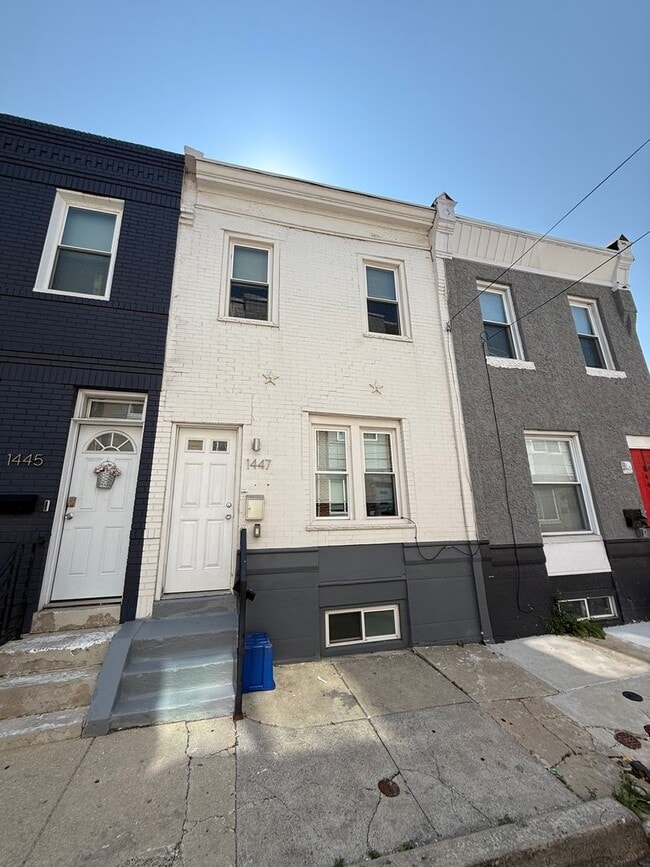 Building Photo - Grays Ferry beauty! Rental
