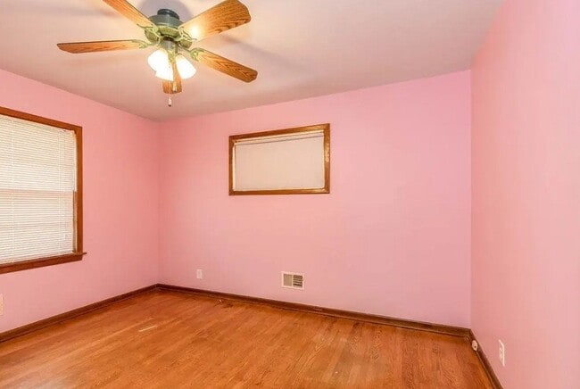 Building Photo - 4818 Norwood Ave