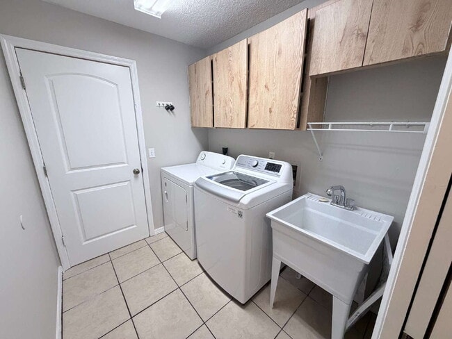 2139 Parker Rd