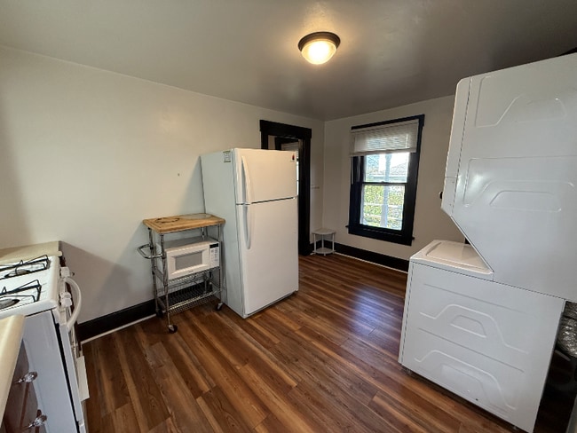 Photo - 327 Euclid Ave Unit B