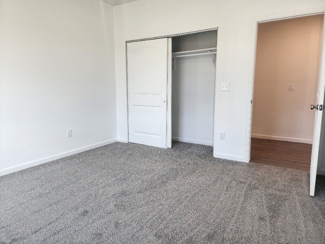 710 E Hahns Peak Ave