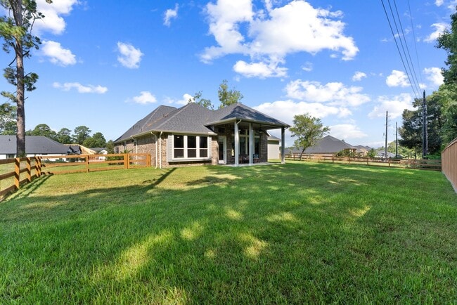 Photo - 522 Black Bronco Rd