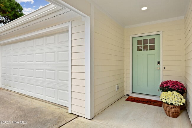 Photo - 303 Hixon Pl