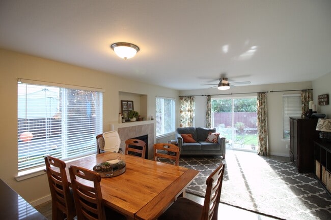 Photo - 4 Bed 2.5 Bath - Custom Upgrades - Small Dog - NAS Whidbey