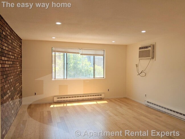 Photo - 102 Alpine St Unidad #3