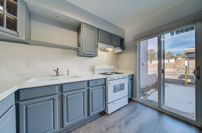 Photo - 3525 Rebecca Ln