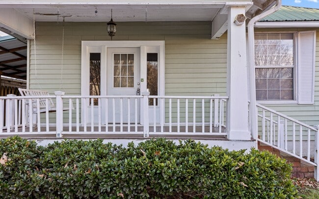 Photo - 304 Keith St