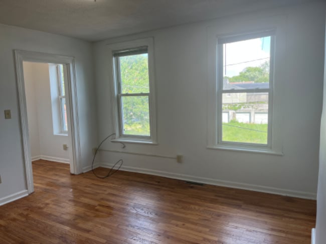 Photo - 1059 Barrett St