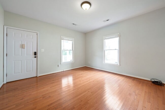 Photo - 804 Gerard St