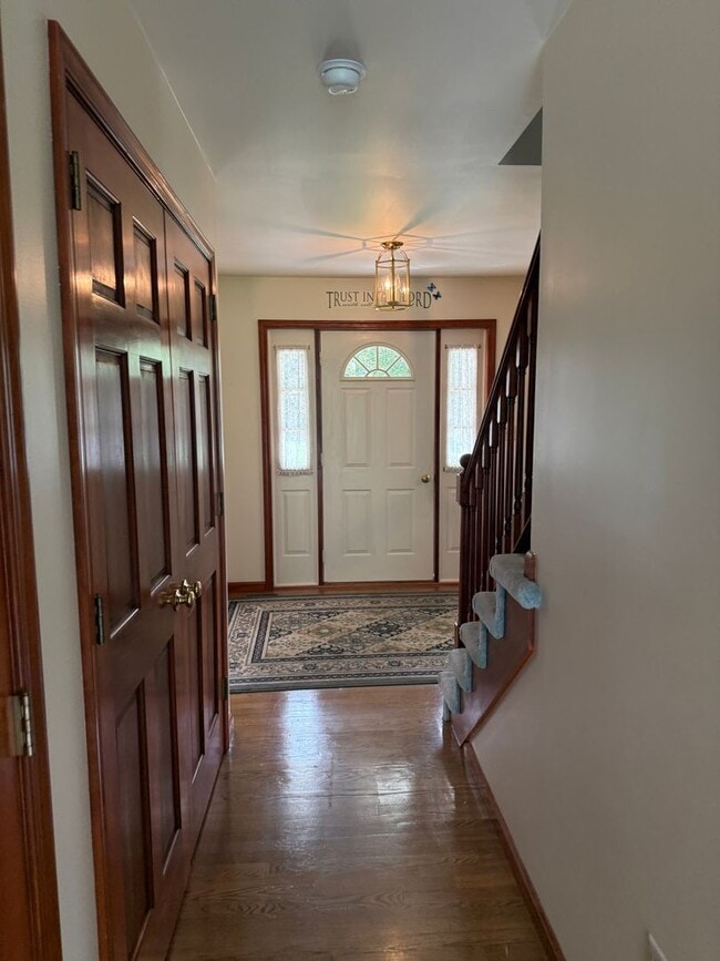 Photo - 1695 Louser Rd