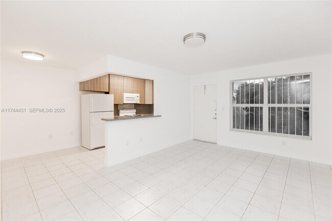 Photo - 1060 NE 78th St Unidad 5