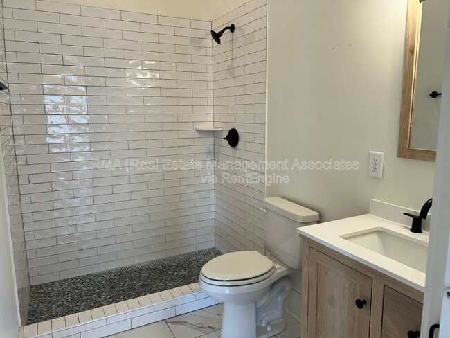 Photo - 215 Main St Unit 2a