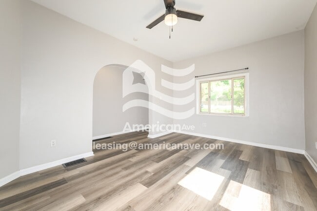 Photo - 806 Cowan Ave