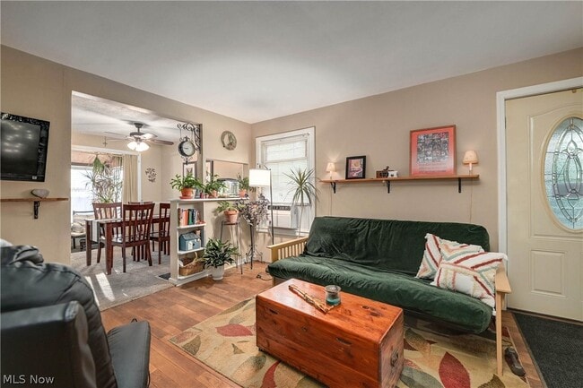 Photo - 1501 E 248th St